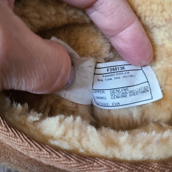 UGG Kids 3 Tan Suede Boots - Picture 13 of 14